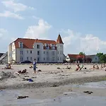 4 Person On A In * Hejls