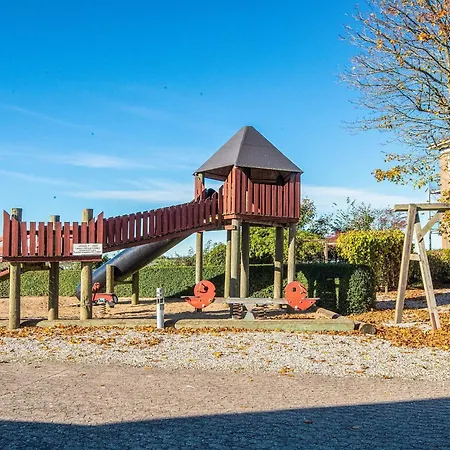 4 Person On A In Apartment *