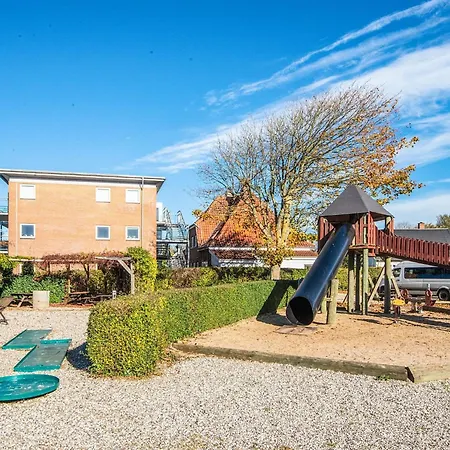 Apartamento 4 Person On A In *