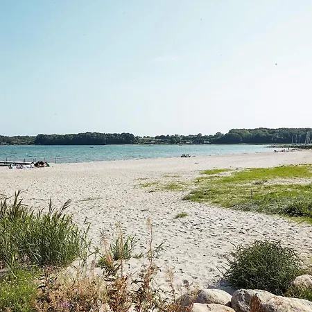 Apartment 4 Person On A In *