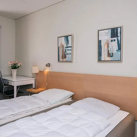 4 Person On A In Apartment *