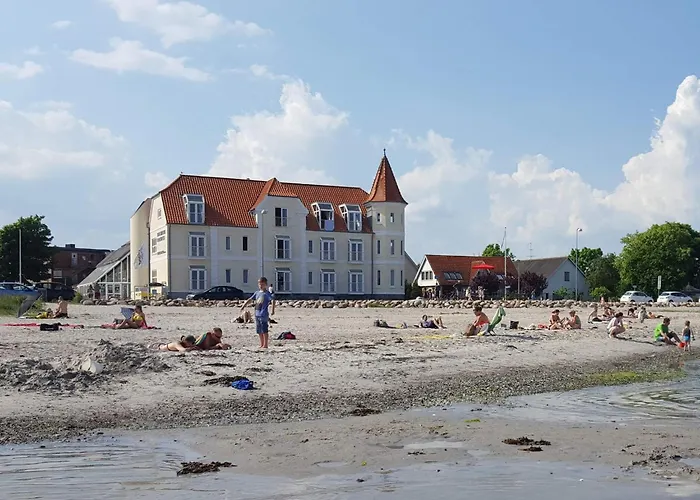 Apartment 4 Person On A In *