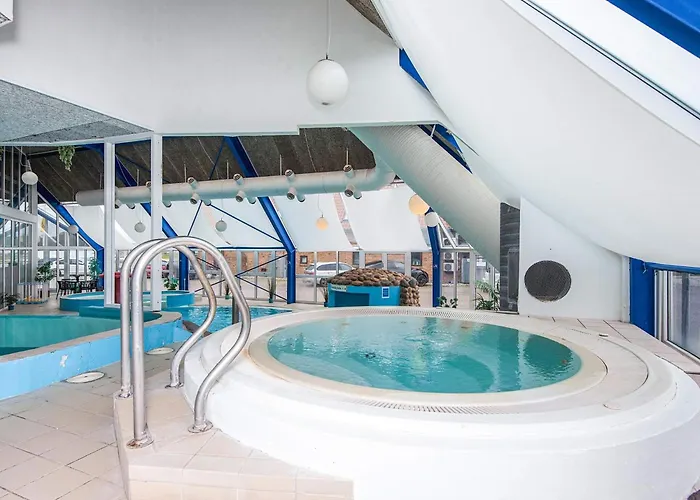 Apartment 4 Person On A In *