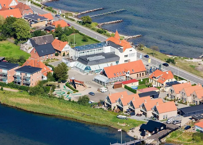 4 Person On A In Hejls