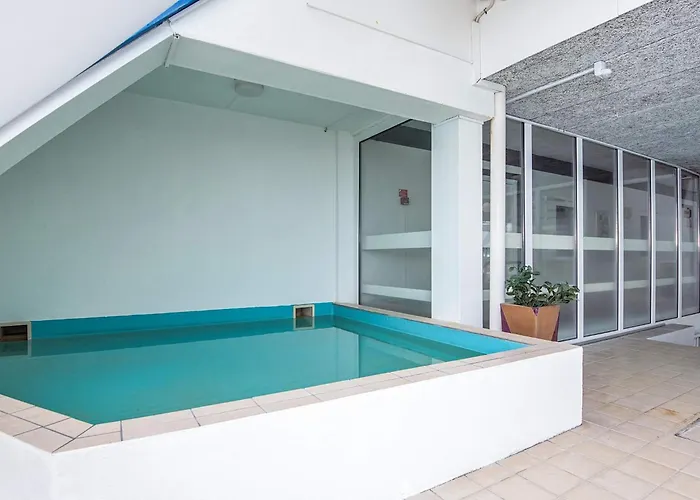 Apartment 4 Person On A In