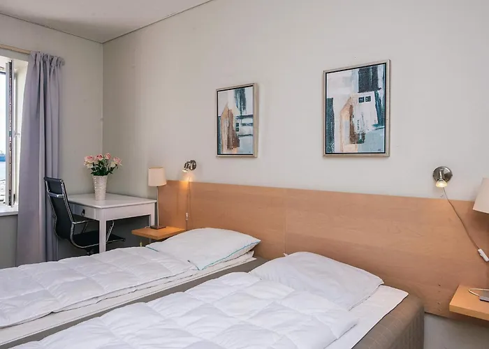 4 Person On A In Apartment *