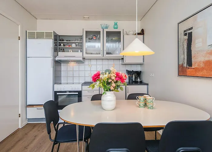 Apartment 4 Person On A In *