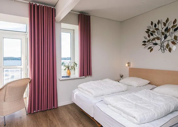 Apartment 4 Person On A In *